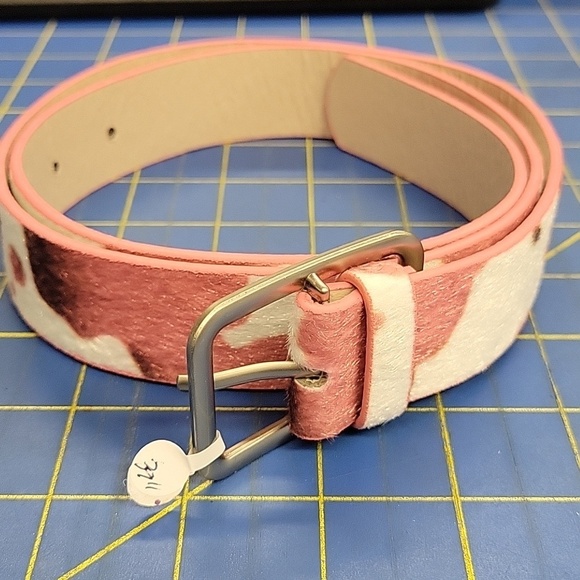 Felt's Fun Finds Accessories - Animal Pink & White Fir Feel Pleather 39" Belt